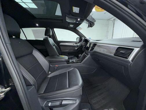 2022 Volkswagen Atlas Cross Sport 2.0T SE w/Technology 4MOTION