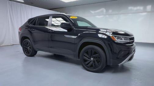 2022 Volkswagen Atlas Cross Sport 2.0T SE w/Technology 4MOTION