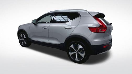 2025 Volvo XC40 B5 Plus Bright Theme