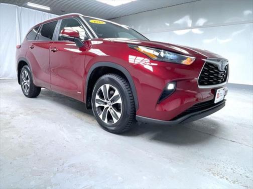 2024 Toyota Highlander Hybrid XLE