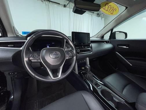 2022 Toyota Corolla Cross XLE