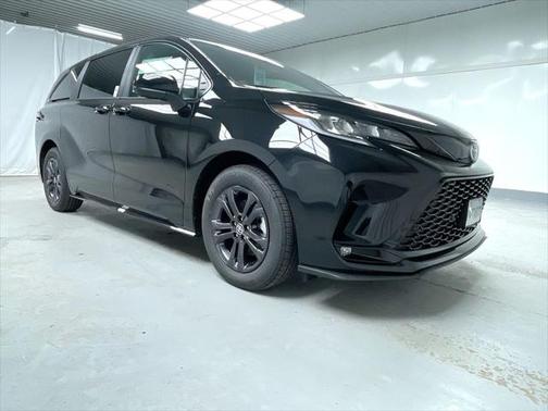 2025 Toyota Sienna XSE 7 Passenger