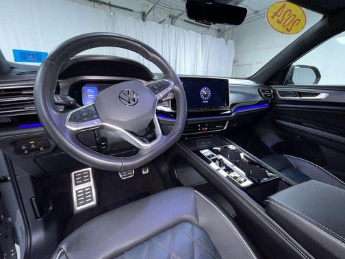 2024 Volkswagen Atlas Cross Sport 2.0T SEL Premium
