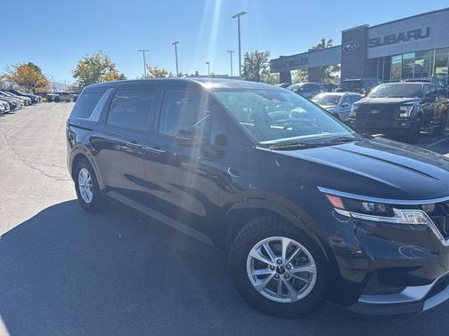 2022 Kia Carnival LXS