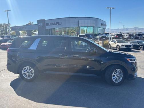 2022 Kia Carnival LXS