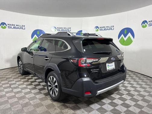 Crystal Black Silica 2024 Subaru Outback Touring