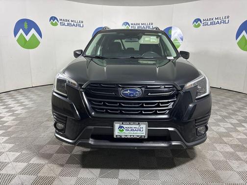 Crystal Black Silica 2023 Subaru Forester Premium