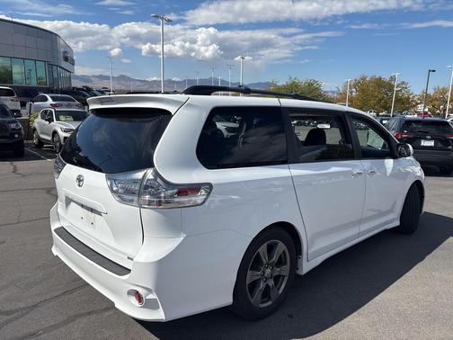 2017 Toyota Sienna SE