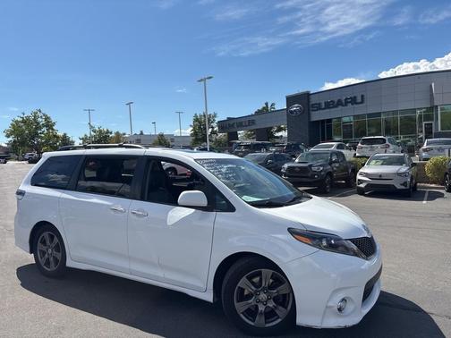 2017 Toyota Sienna SE