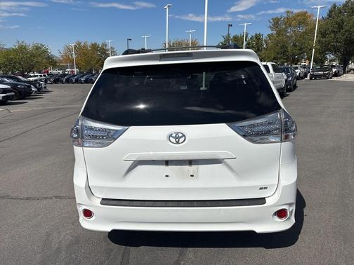 2017 Toyota Sienna SE
