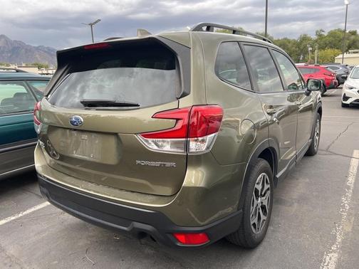 2023 Subaru Forester Premium