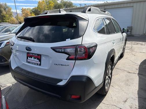 2025 Subaru Outback Premium