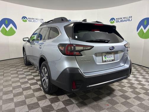 Ice Silver Metallic 2021 Subaru Outback Premium