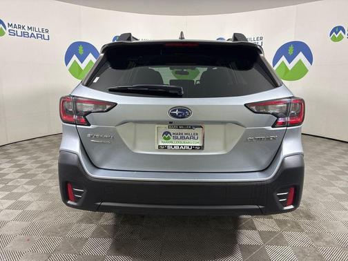 Ice Silver Metallic 2021 Subaru Outback Premium