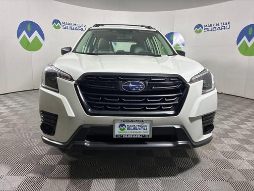 Crystal White Pearl 2023 Subaru Forester