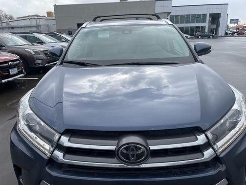 2018 Toyota Highlander 