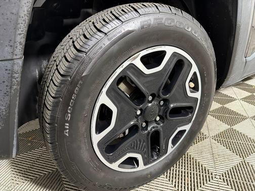 2016 Jeep Renegade Trailhawk