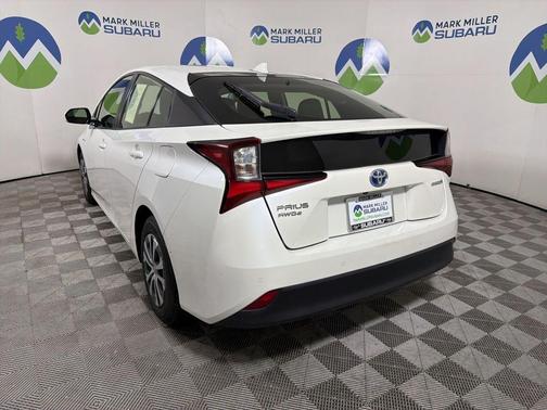 2019 Toyota Prius LE