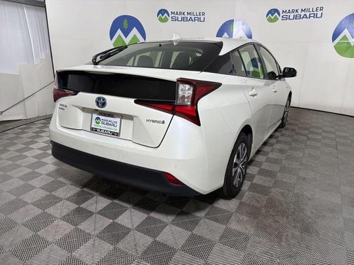 2019 Toyota Prius LE