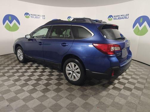 Abyss Blue Pearl 2019 Subaru Outback 2.5i Premium