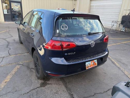 2016 Volkswagen e-Golf SE