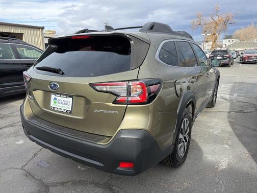 2023 Subaru Outback Premium