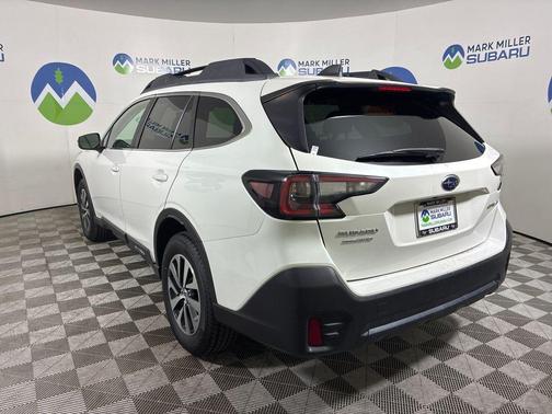 Crystal White Pearl 2020 Subaru Outback Premium