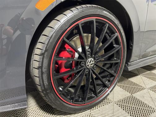 2023 Volkswagen Golf GTI 2.0T 40th Anniversary Edition