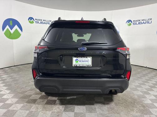 Crystal Black Silica 2025 Subaru Forester Premium