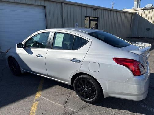 2016 Nissan Versa 1.6 SV