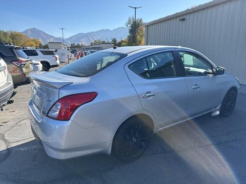 2016 Nissan Versa 1.6 SV