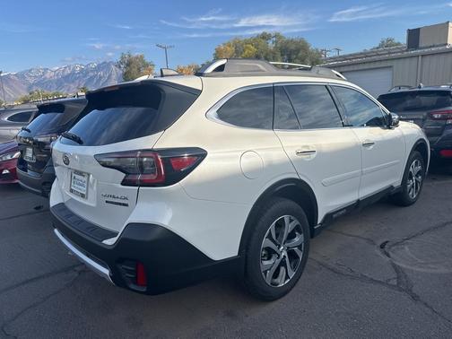 2022 Subaru Outback Touring XT