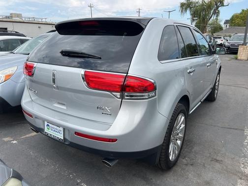 2015 Lincoln MKX Base
