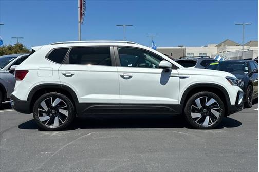 2024 Volkswagen Taos 1.5T SEL