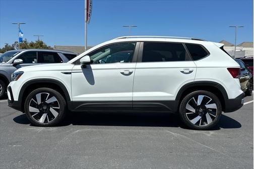 2024 Volkswagen Taos 1.5T SEL