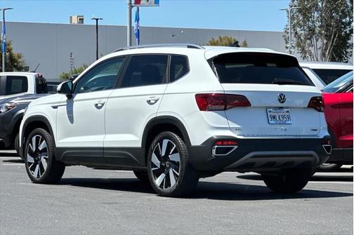 2024 Volkswagen Taos 1.5T SEL