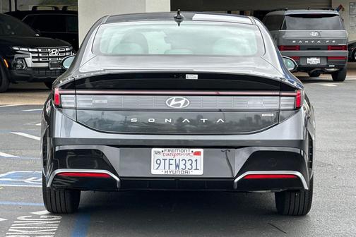 2025 Hyundai SONATA Hybrid SE