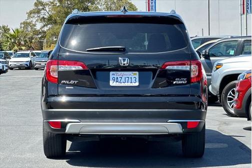 2022 Honda Pilot AWD Elite