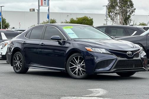2022 Toyota Camry SE
