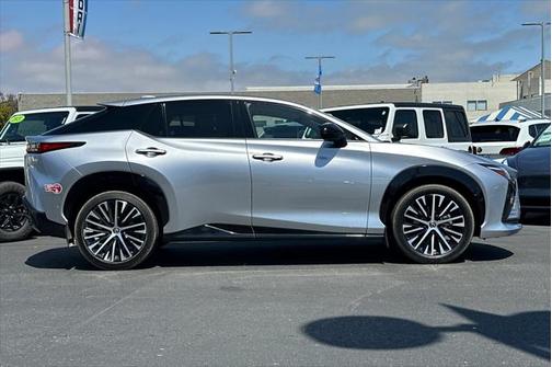 2023 Lexus RZ 450e Luxury