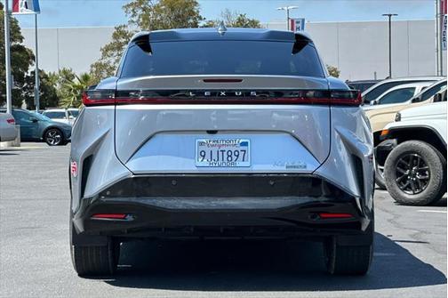 2023 Lexus RZ 450e Luxury