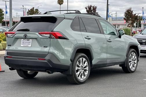 2022 Toyota RAV4 XLE Premium