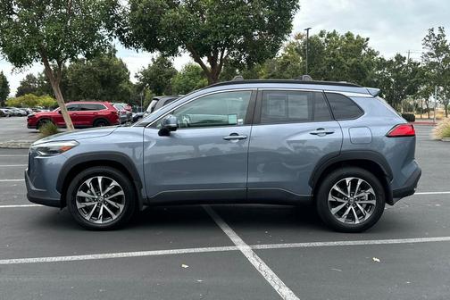 2022 Toyota Corolla Cross XLE