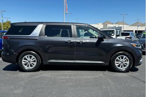 2022 Kia Carnival LXS