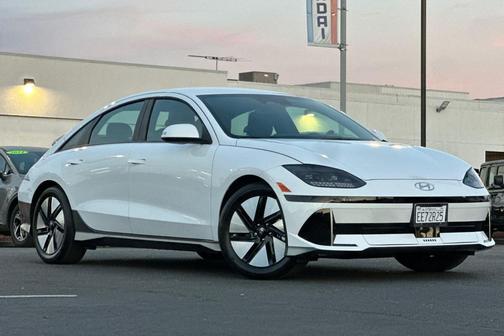 2025 Hyundai IONIQ 6 SE