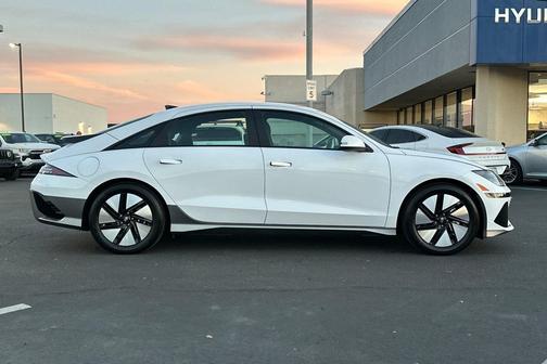 2025 Hyundai IONIQ 6 SE