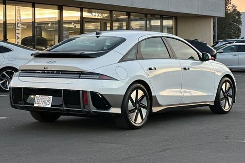 2025 Hyundai IONIQ 6 SE
