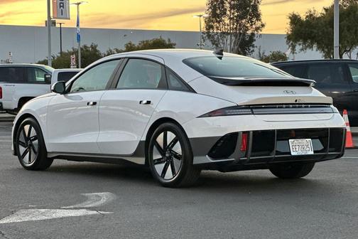 2025 Hyundai IONIQ 6 SE