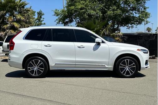 2021 Volvo XC90 Recharge Plug-In Hybrid T8 Inscription Expression 7 Passenger
