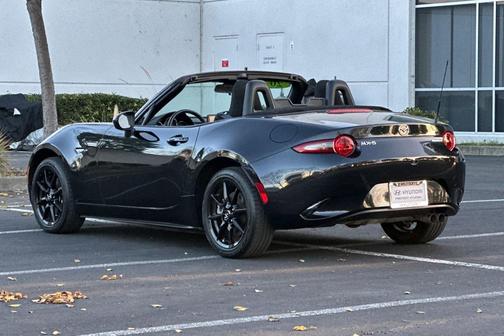2022 Mazda MX-5 Miata Sport